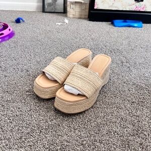 Women’s size 8.5 Sandal